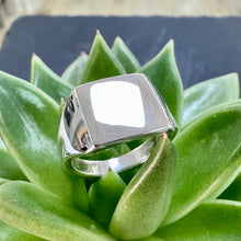 Load image into Gallery viewer, Silver Square Signet Ring
