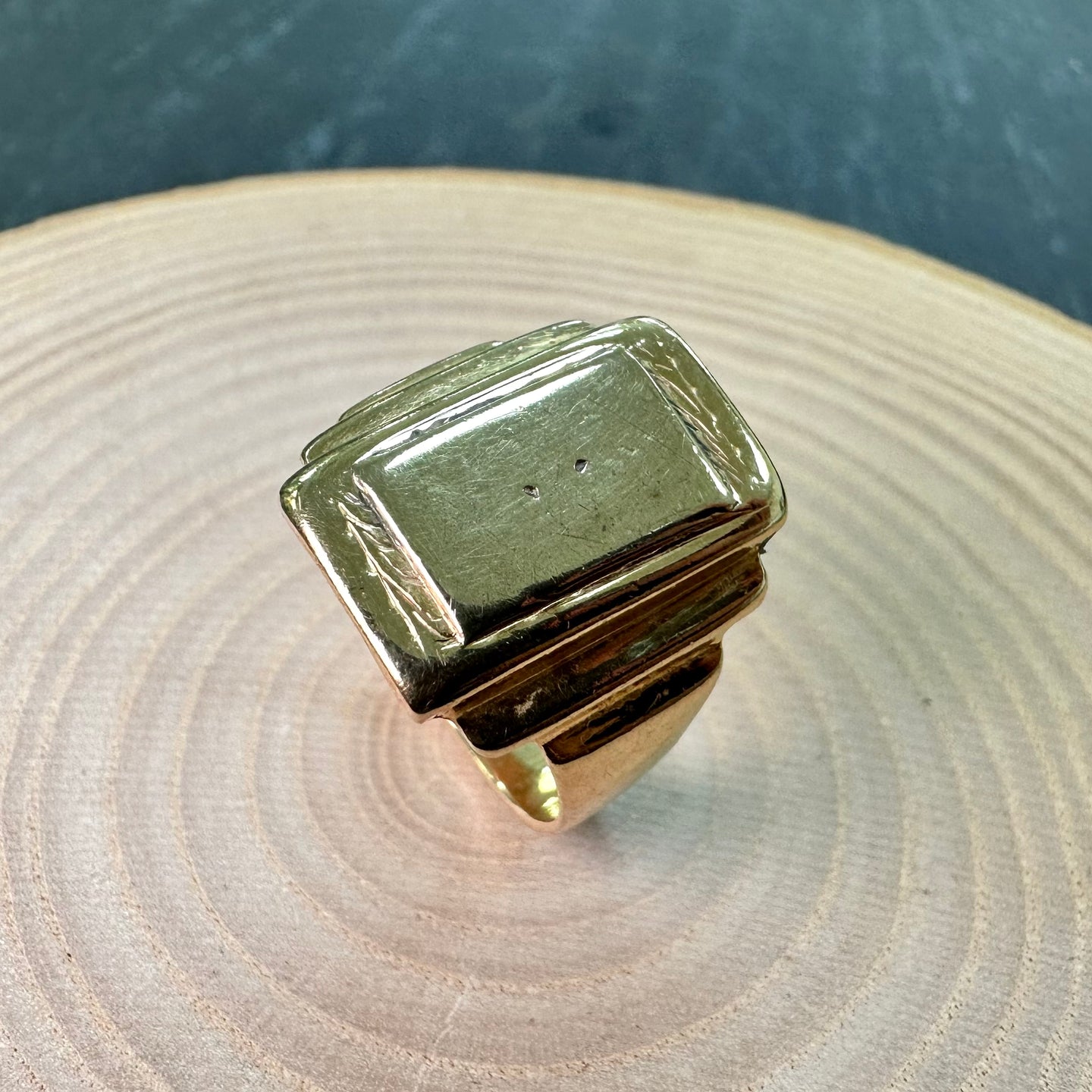 Preloved 18ct Yellow Gold Rectangle Signet Ring