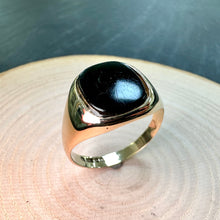Load image into Gallery viewer, Preloved 9ct Cushion Cut Onyx Signet Ring

