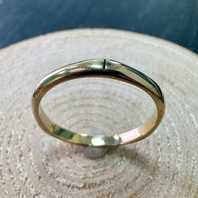 Load image into Gallery viewer, Pre-Loved 18ct Bamboo Ring
