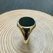 Load image into Gallery viewer, Pre-Loved 9ct Gold Onyx Signet Ring
