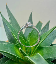 Load image into Gallery viewer, Preloved 9ct White Gold Diamond Twist Ring
