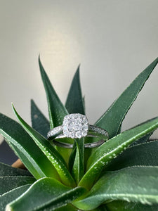 Preloved 9ct White Gold Diamond Halo Ring