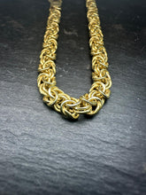 Load image into Gallery viewer, Preloved 9ct Yellow Gold Byzantine Bracelet 7.5&quot;
