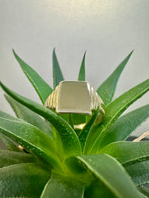 Load image into Gallery viewer, Preloved 9ct Yellow Gold Square Faced Signet Ring
