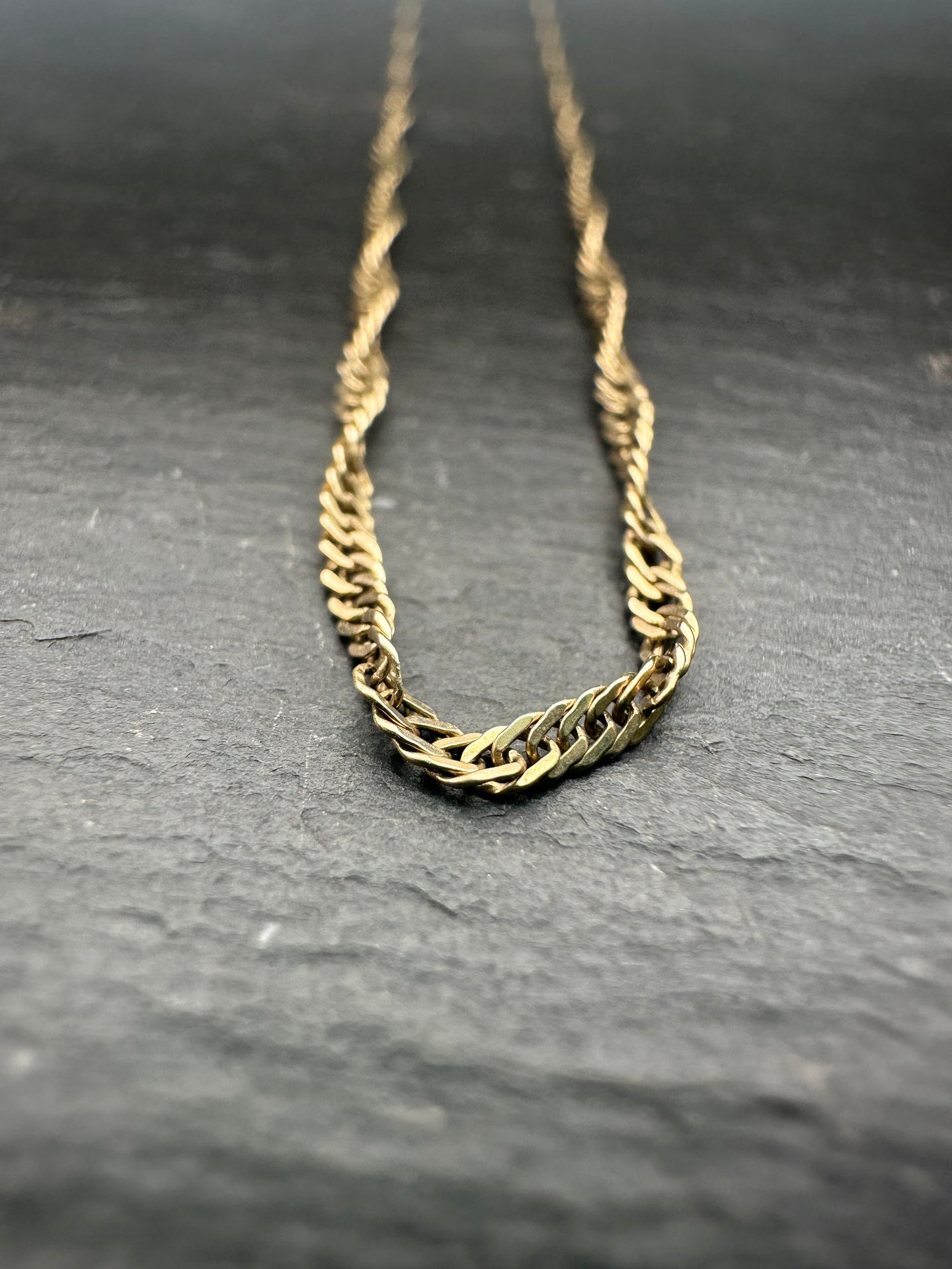 Preloved 9ct Yellow Gold Twisted Curb