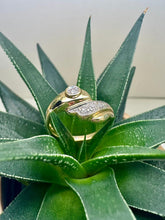 Load image into Gallery viewer, Preloved 18ct Yellow Gold Diamond Dress Ring
