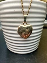 Load image into Gallery viewer, Preloved 9ct Engraved Heart Locket &amp; Chain
