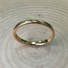 Load image into Gallery viewer, Pre-loved 22ct Yellow Gold Wedding Band
