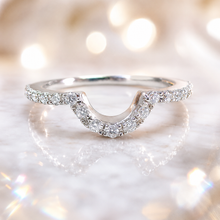 Load image into Gallery viewer, Preloved 9ct White Gold Diamond Shaped Wedding Band, 0.21ct.
