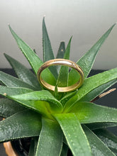 Load image into Gallery viewer, Preloved 22ct 3mm Heavy Weight Wedding Ring
