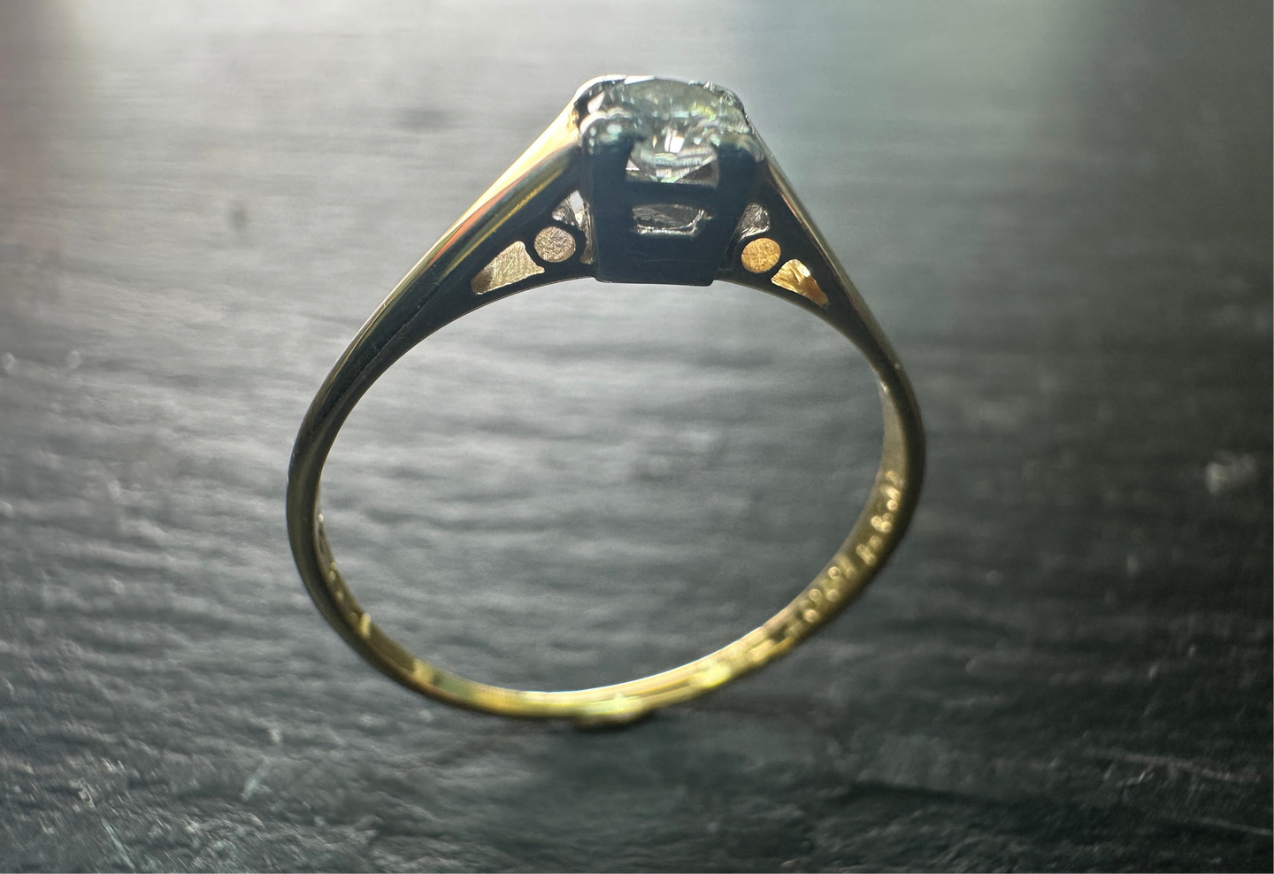 Preloved 18ct & Platinum 0.25ct Diamond Ring