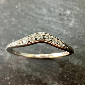 Preloved 9ct White Gold Shaped Diamond Wedding / Eternity Ring