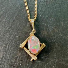 Load image into Gallery viewer, Preloved 9ct Gold Opal Pendant &amp; Chain
