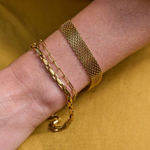 Load image into Gallery viewer, Ava &amp; Sky Stainless Steel Twisted Link Bracelet
