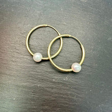 Load image into Gallery viewer, Gold Plated 25mm Hoops With White Freshwater Pearl
