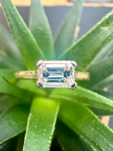 Load image into Gallery viewer, Preloved 18ct &amp; Platinum 1ct Emerald Cut Diamond Ring
