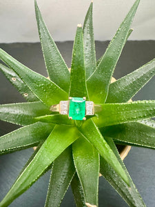 Preloved 18ct Yellow Gold Emerald and Diamond Ring