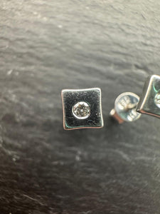 Preloved 18ct White Gold Diamond Studs