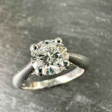 Load image into Gallery viewer, 9ct White Gold Lab Diamond Single Stone Ring
