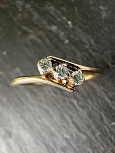 Preloved 18ct Yellow Gold 3 Stone Diamond Cross Over Ring