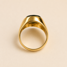 Load image into Gallery viewer, Preloved 9ct Yellow Gold Bloodstone Oval Signet Ring

