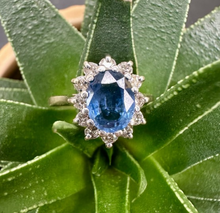 Load image into Gallery viewer, Preloved 9ct Yellow Gold Sapphire &amp; Diamond Cluster Ring

