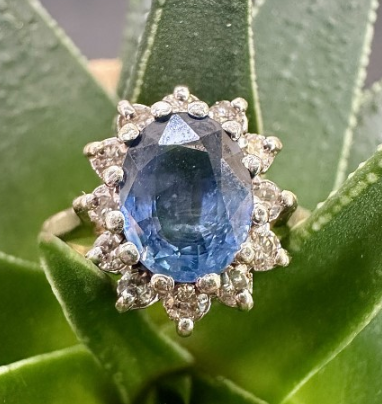 Preloved 9ct Yellow Gold Sapphire & Diamond Cluster Ring