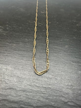 Load image into Gallery viewer, Preloved 9ct Yellow Gold Twisted Curb
