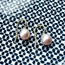 Load image into Gallery viewer, Gold Plated 8-9mm Pink Freshwater Pearl Drops
