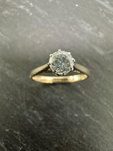 Load image into Gallery viewer, Preloved 9ct Gold 8 Claw Solitaire 0.47ct

