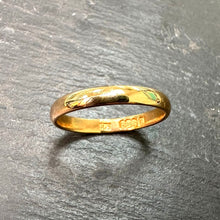 Load image into Gallery viewer, Preloved 22ct Yellow Gold Wedding Band
