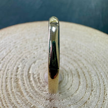 Load image into Gallery viewer, Pre-Loved 18ct Bamboo Ring
