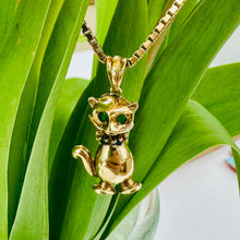 Load image into Gallery viewer, Preloved 9ct Yellow Gold Cat Pendant

