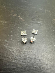 Preloved 18ct White Gold Diamond Studs
