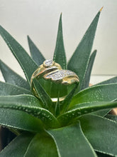 Load image into Gallery viewer, Preloved 18ct Yellow Gold Diamond Dress Ring
