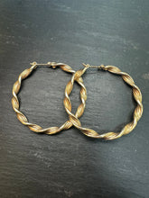 Load image into Gallery viewer, Preloved 9ct Yellow Gold Twisted Hoops
