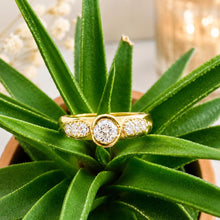 Load image into Gallery viewer, Preloved 18ct Yellow Gold Diamond Ring
