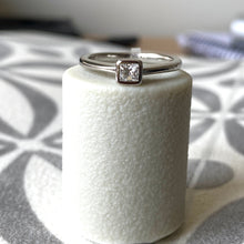 Load image into Gallery viewer, Preloved 18ct White Gold 0.30ct Princess Cut Diamond Ring
