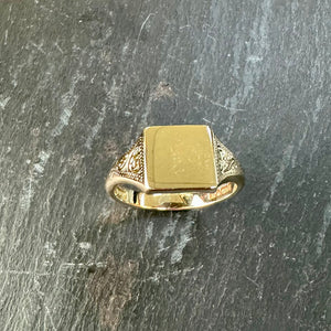 Preloved 9ct Gold Gents Signet Ring