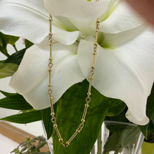 Load image into Gallery viewer, Preloved 9ct Bar Linked Chain
