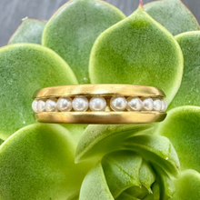 Load image into Gallery viewer, Pre-loved 18ct Yellow Gold Ring With Spinning Pearl Centre
