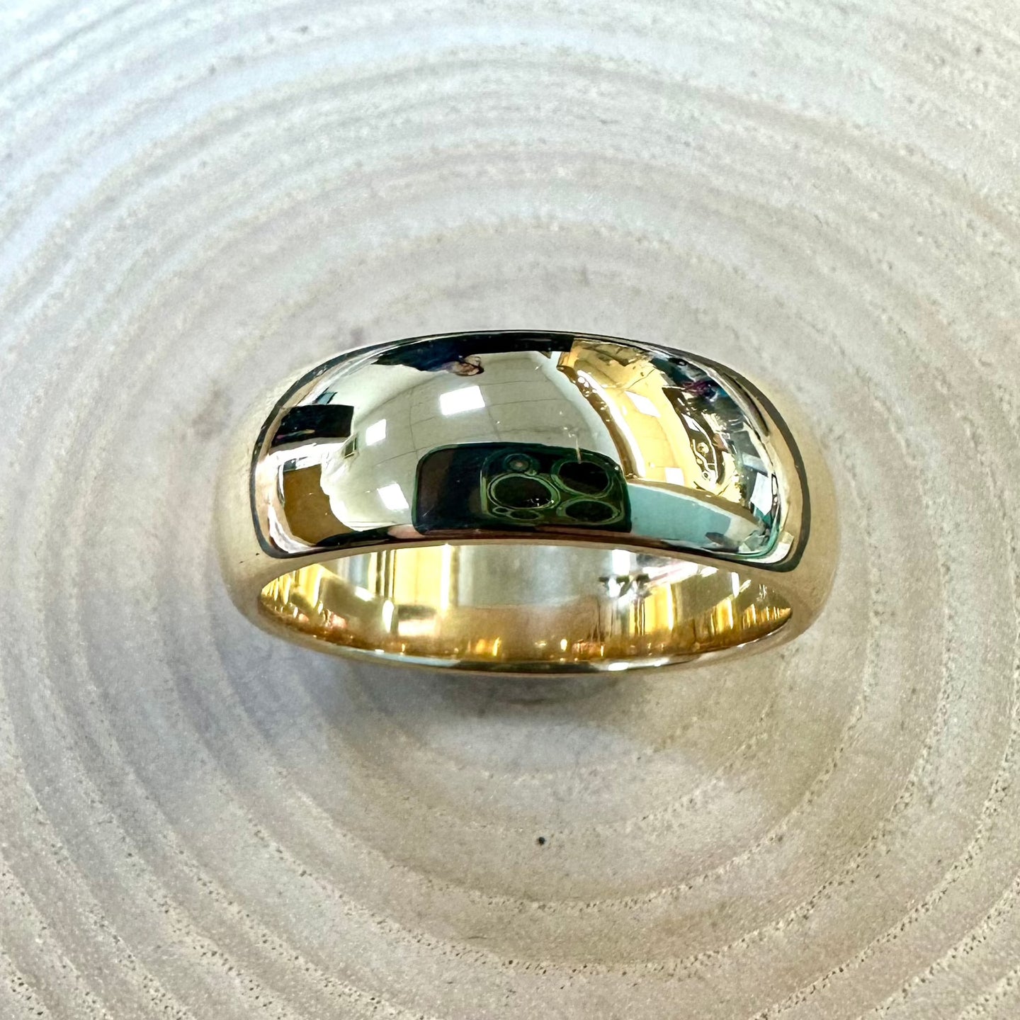 Pre-loved 9ct Yellow Gold Heavy Weight Wedding Band