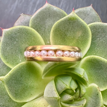 Load image into Gallery viewer, Pre-loved 18ct Yellow Gold Ring With Spinning Pearl Centre
