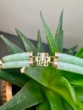 Load image into Gallery viewer, Preloved 9ct Yellow Gold Jade Bracelet
