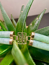 Load image into Gallery viewer, Preloved 9ct Yellow Gold Jade Bracelet
