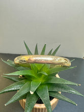 Load image into Gallery viewer, Preloved 9ct Yellow Gold Hollow Hinged Bangle
