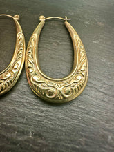 Load image into Gallery viewer, Preloved 9ct Yellow Gold Patterned Creole Hoop Earrings
