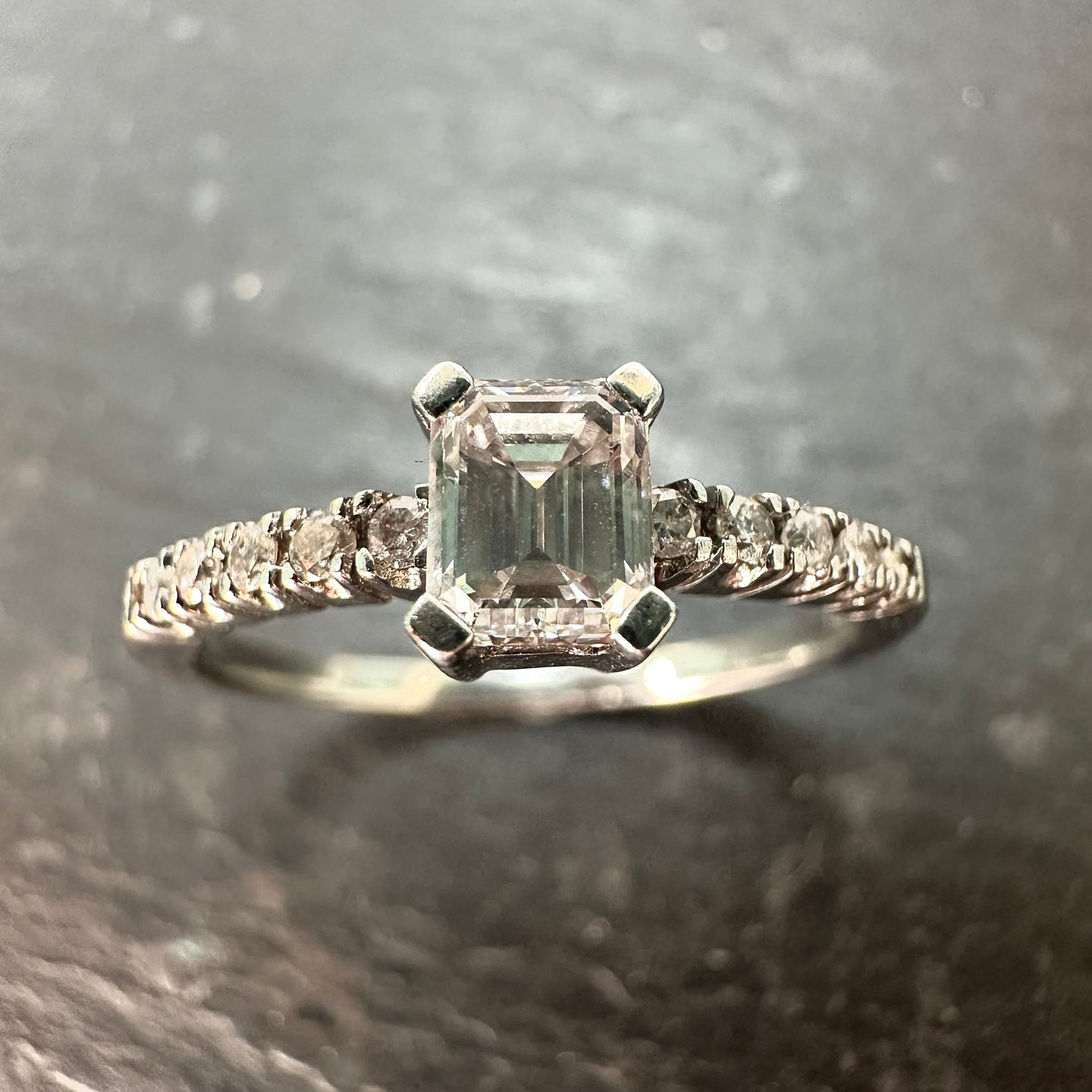 Preloved 18ct White Gold Emerald Cut Diamond Ring
