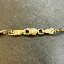 Load image into Gallery viewer, Preloved 9ct Yellow Gold Fancy Link Twist Chain
